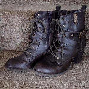 Women's size 6 1/2 brown booties